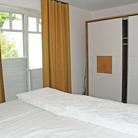 Appartementhaus Mit Balkon 300 M Bis Zum Vg *