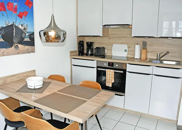 Villa Appartementhaus Mit Balkon 300 M Bis Zum Vg Goehren (Ruegen)