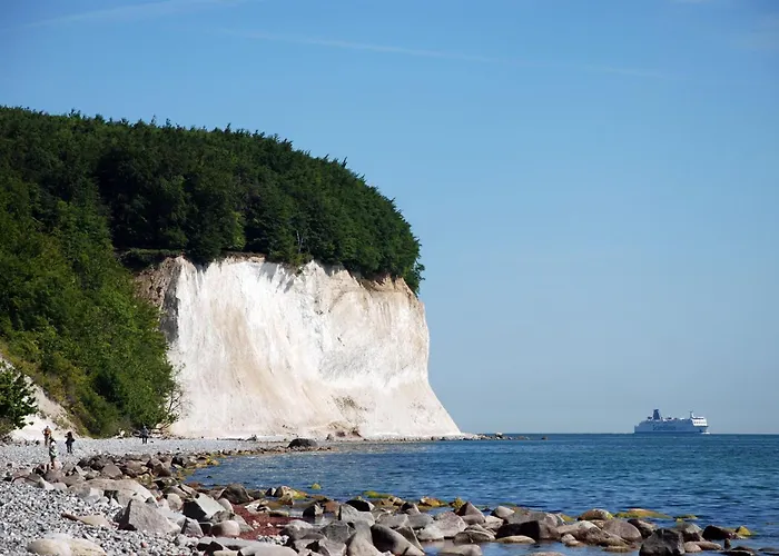 Appartementhaus Mit Balkon 300 M Bis Zum Vg Villa