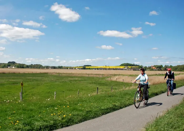 Appartementhaus Mit Balkon 300 M Bis Zum Vg