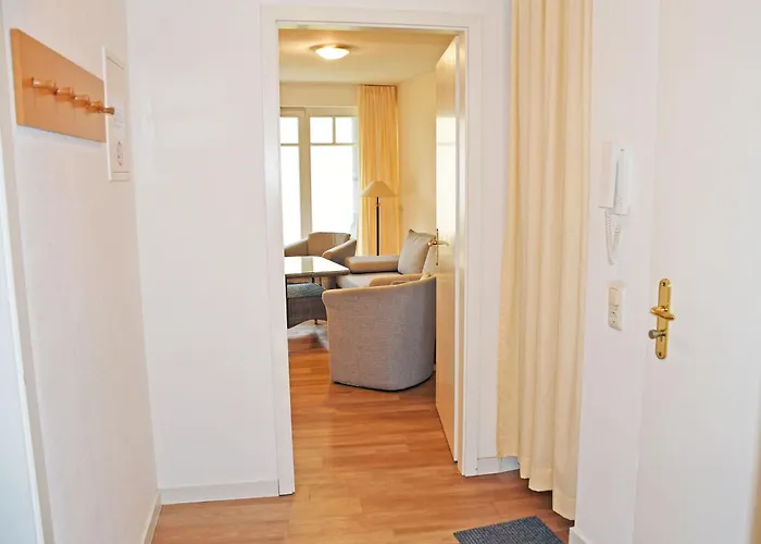 Appartementhaus Mit Balkon 300 M Bis Zum Vg * Goehren (Ruegen)