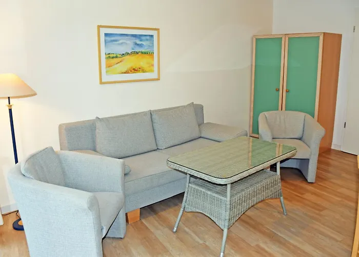 Appartementhaus Mit Balkon 300 M Bis Zum Vg Villa