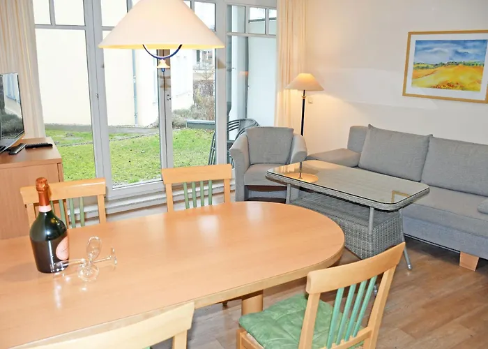 Villa Appartementhaus Mit Balkon 300 M Bis Zum Vg