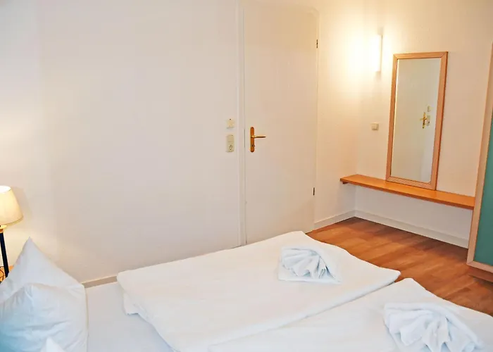 Appartementhaus Mit Balkon 300 M Bis Zum Vg Villa