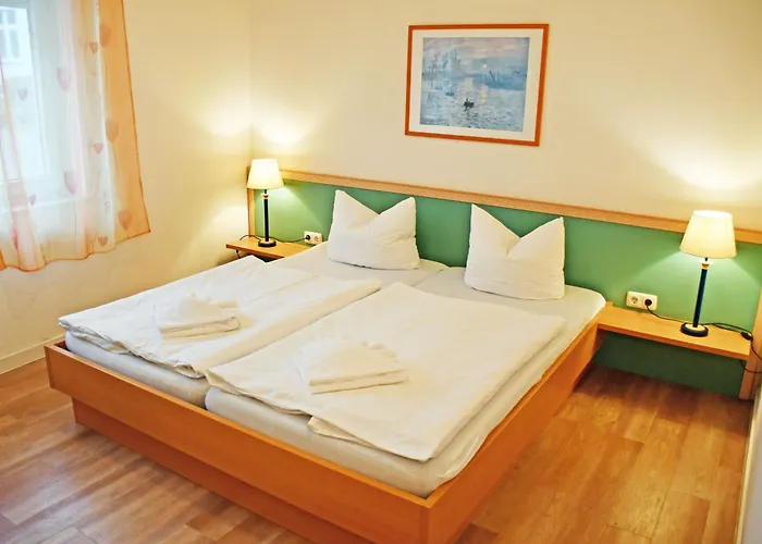 Villa Appartementhaus Mit Balkon 300 M Bis Zum Vg